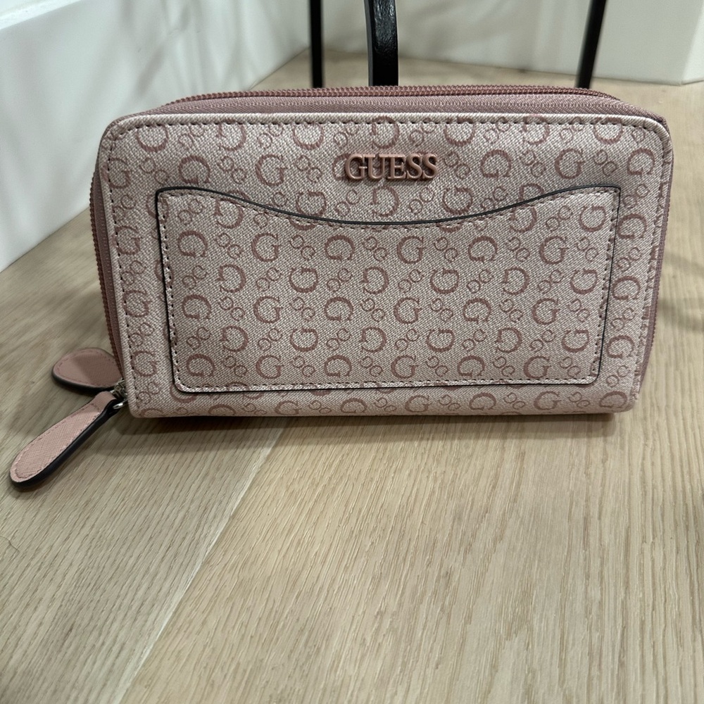 NWOT Guess Tan Logo Pattern Double Zip Wallet